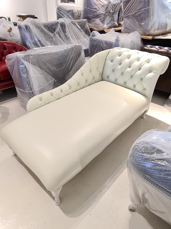 Chaise Lounge Vele White 2.jpg