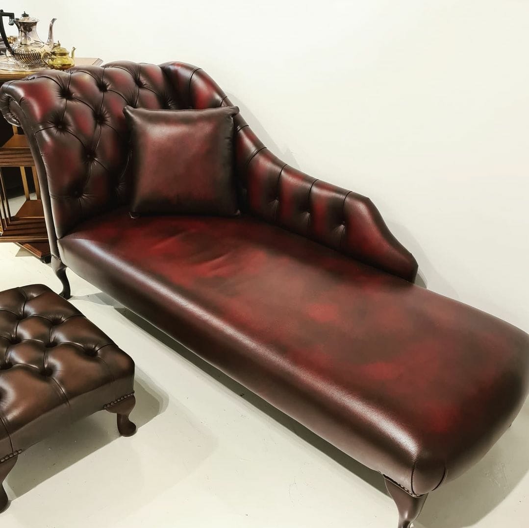Chaise Lounge Antique Red.jpg